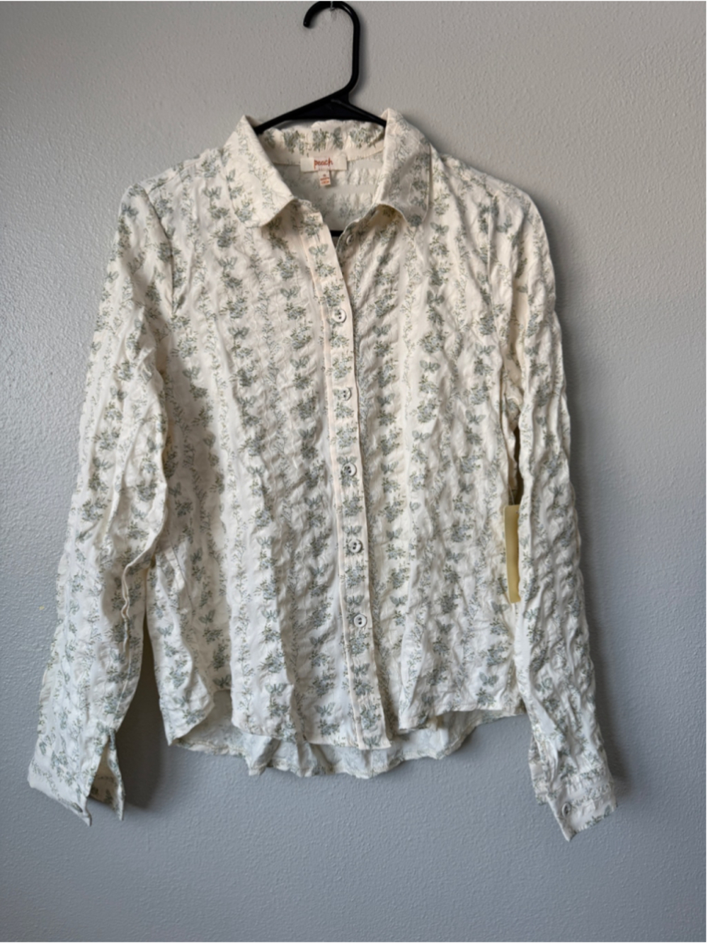 NWT Peach Floral Butterfly Textured Button Front Blouse Size S